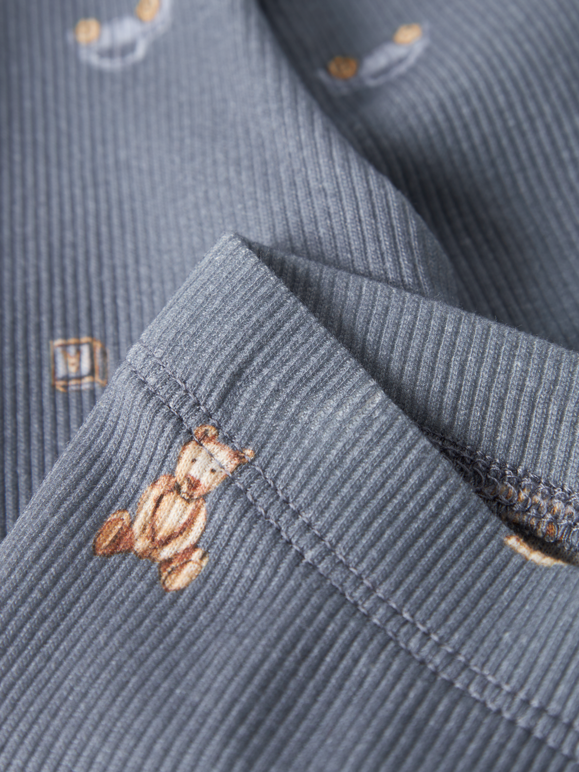 model_shot-front_full